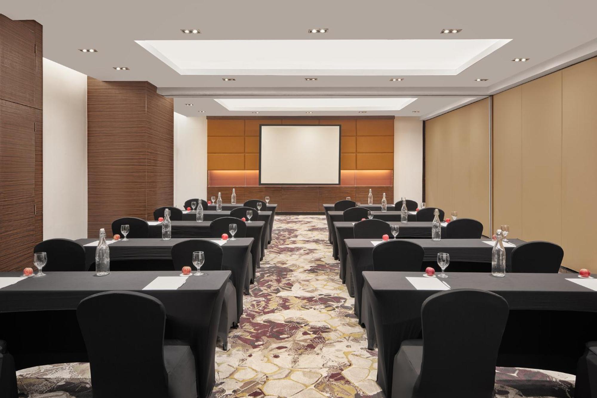 Crowne Plaza Manila Galleria By Ihg Pasig City Eksteriør billede