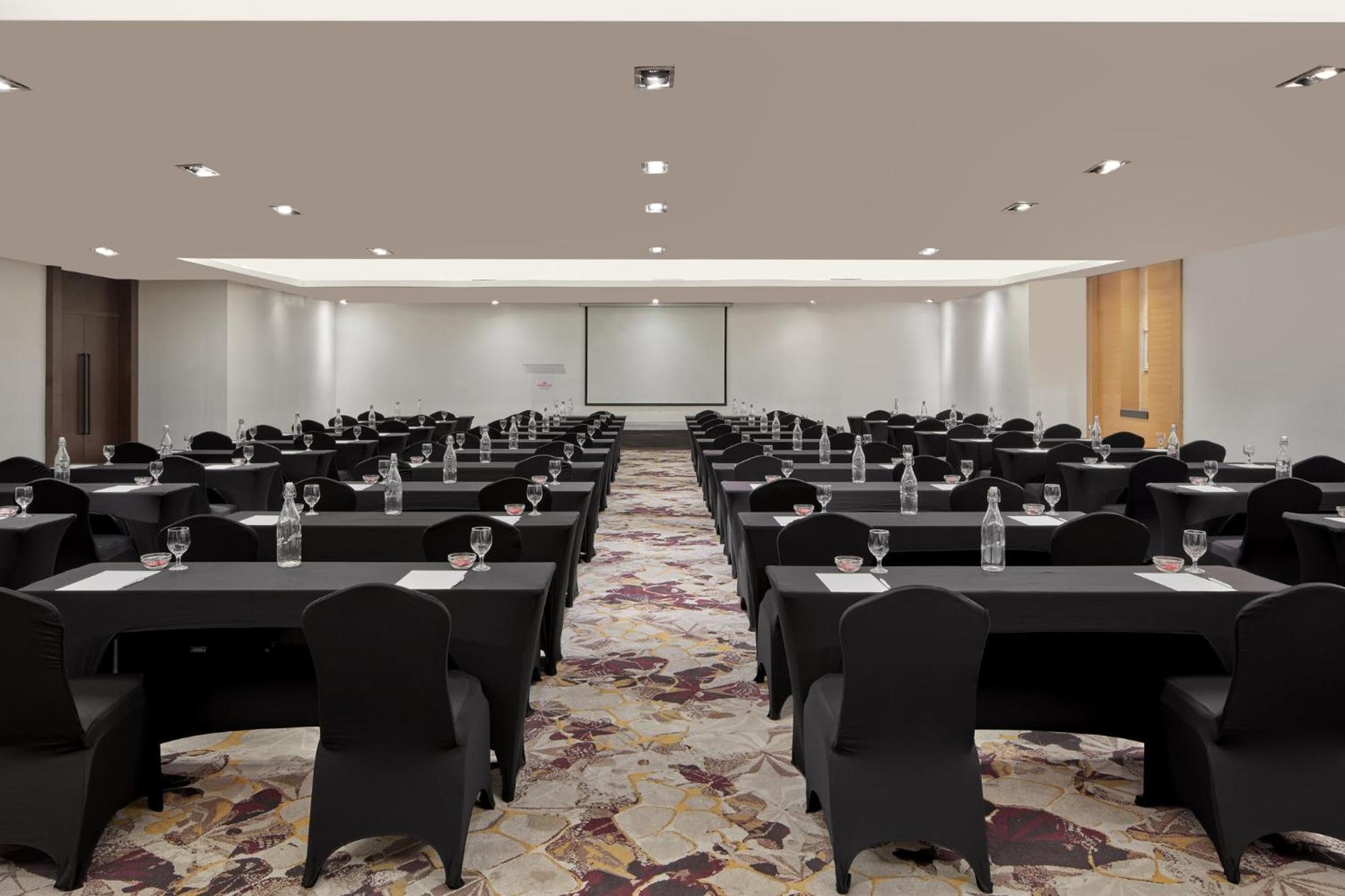 Crowne Plaza Manila Galleria By Ihg Pasig City Eksteriør billede