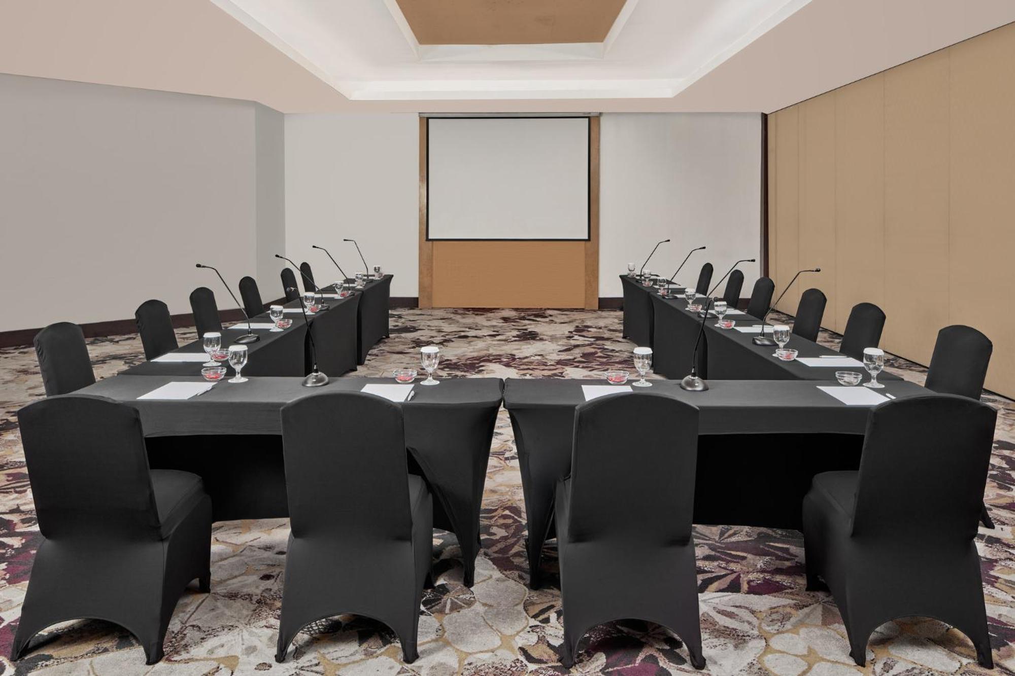 Crowne Plaza Manila Galleria By Ihg Pasig City Eksteriør billede